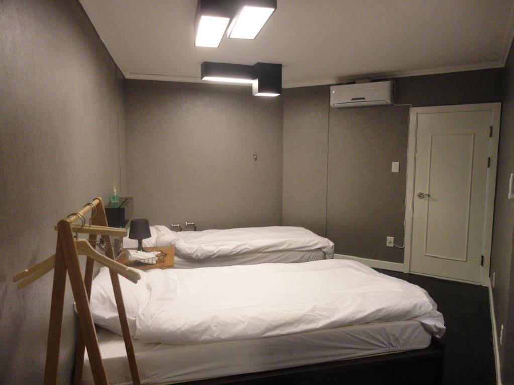 סיאול Xeromine Guesthouse Itaewon מראה חיצוני תמונה